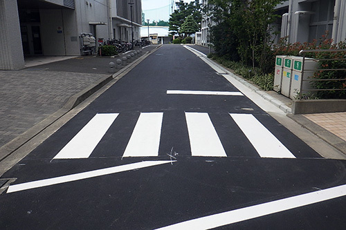 福岡大学9号館東側歩道舗装他改修工事